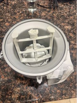 Working Pre-owned  Original kitchenaid ice cream maker , Small Dent On A Side , Works Properly , Pick Up 89131