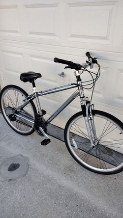 Schwinn Hybrid Bike 
