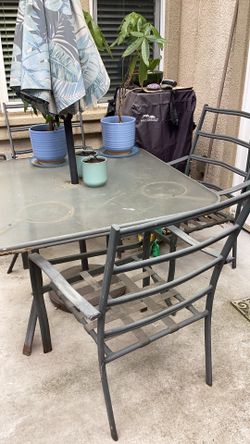 Patio table and chairs w/umbrella