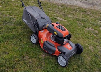 Husqvarna Lawn Mower W/ Honda Engine