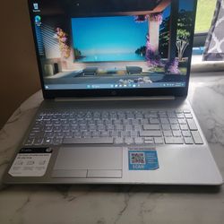 HP Pavilion 15.6" Laptop  Fast 😄 8GB 256GB M.2 SSD  i3 10th Gen ( 2020-21 model )