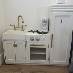 Pottery barn kitchen