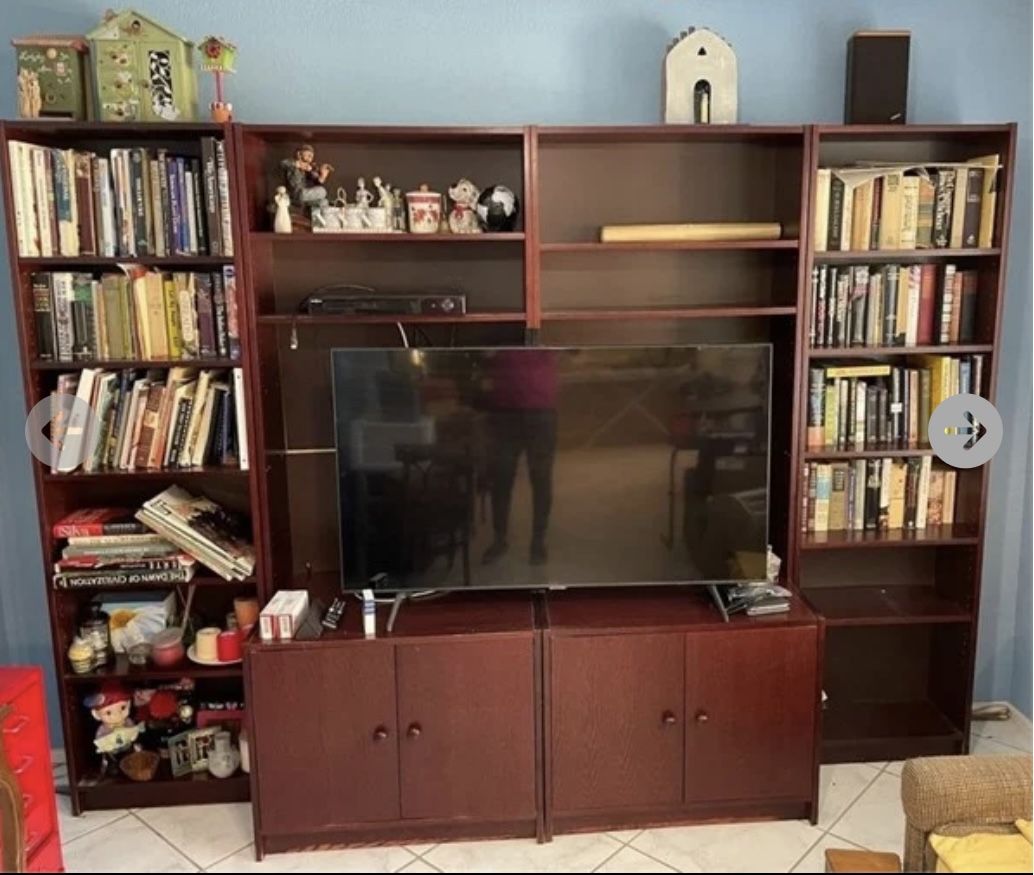 LARGE FOUR PIECE ENTERTAINMENT CENTER/BOOKSHELVES