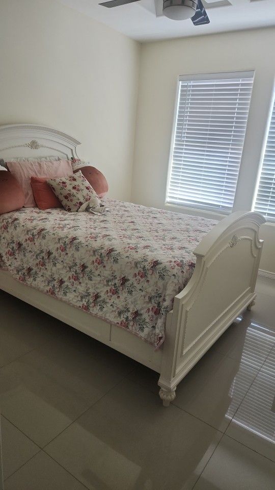 Full Size Bedroom Set