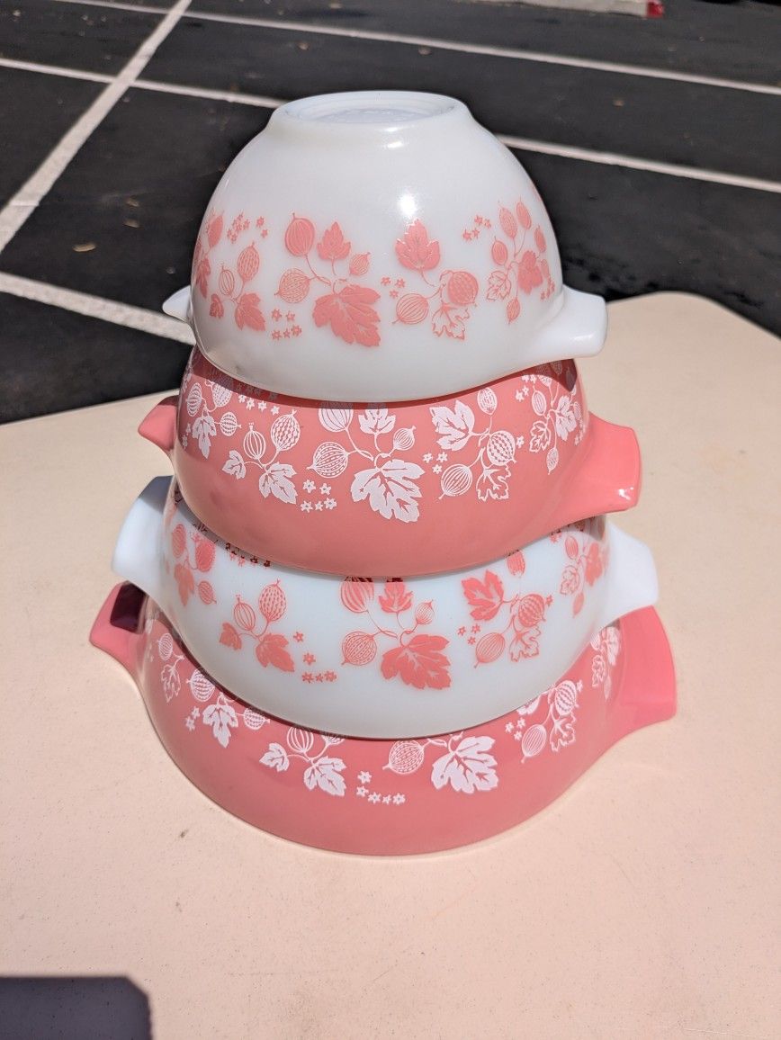 VTG Pyrex " Pink Gooseberry"Cinderella Bowls