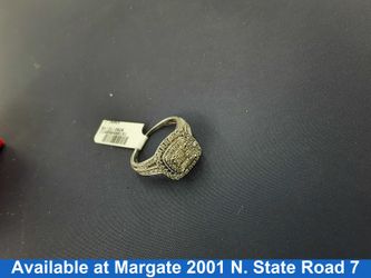 Women's Ring - White Gold 10k (.417) 4.3 grams Size 8.5
