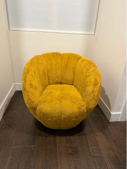 Astrea Chair