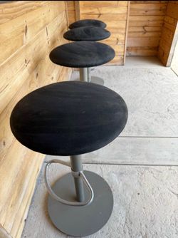 4 adjustable metal and cloth barstools