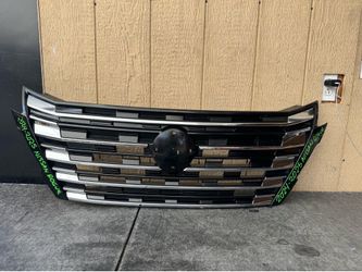 2024 2025 NISSAN ROGUE FRONT GRILLE OEM USED