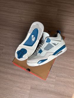 Air Jordan 4 Military Blue