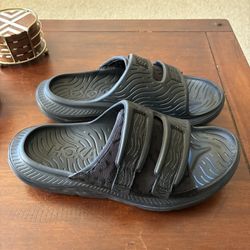 Hoka Ora Luxe Recovery Sandals - Black - Men’s Size 10