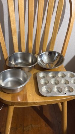 Small bowls and mini muffins mold