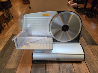LEM 8-1/2 in. Electric Meat Slicer with Serrated Blade, works great