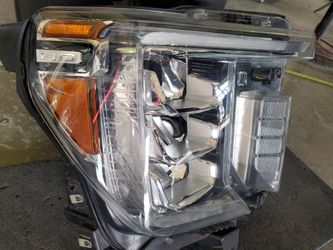 2019-2023 SIERRA 2500 RIGHT SIDE HEADLIGHT