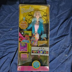2001 Barbie Doll Toys R Us New York Times Square 
