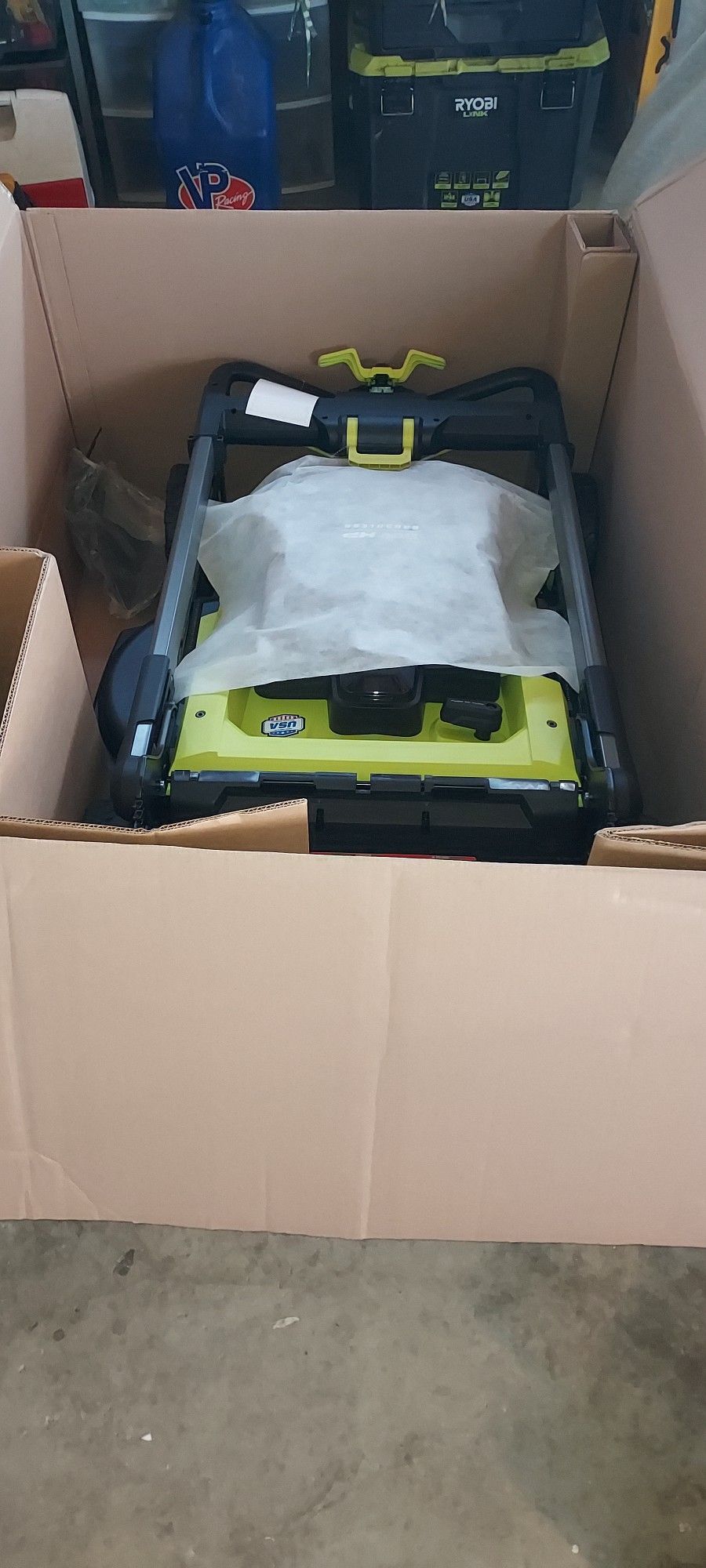 RYOBI
$1,999.00
80V HP Brushless Battery
Cordless Electric 30 in.
Multi-Blade Lawn Mower
with Battery and Charger