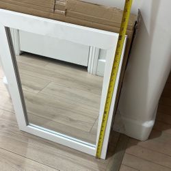 Mirror, New  Espejo , Nuevo