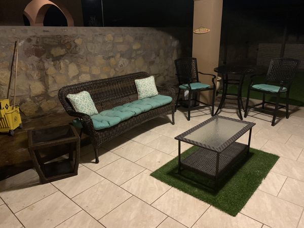 Patio furniture bar chairs table for Sale in El Paso, TX - OfferUp