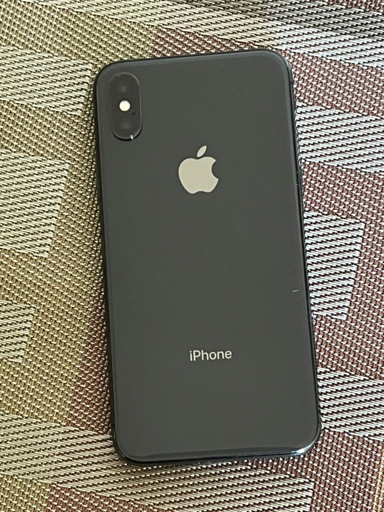 iPhone X , Unlocked for all Company Carrier , Excellent Condition Like New