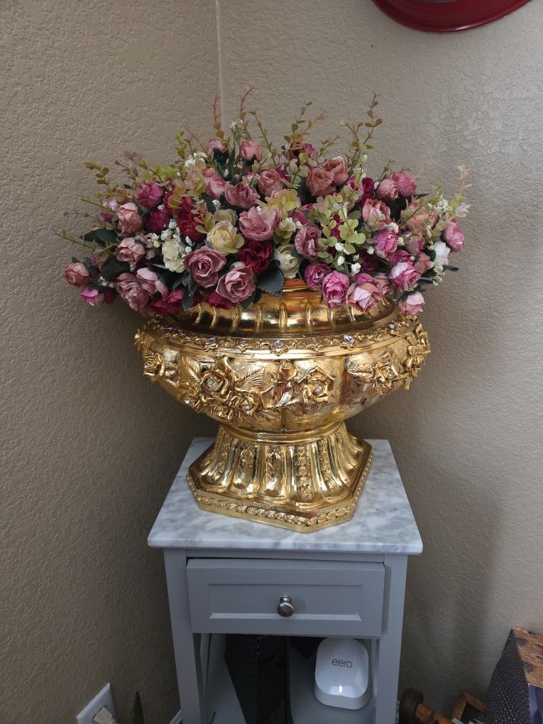 Gold Color Flower Vase W Flowers