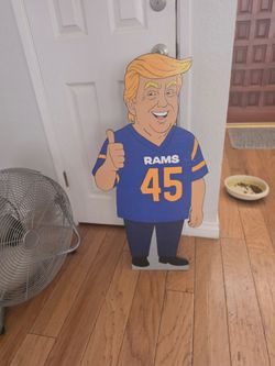 Rams sign