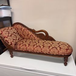 Mini. Chaise Lounge.