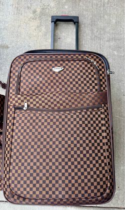 3-piece luggage set never used