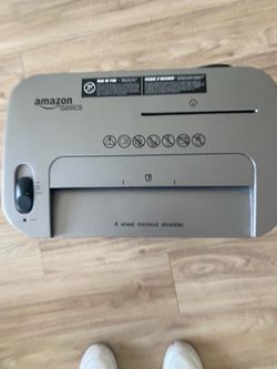 Amazon Basics 8 sheet Micro cut Paper Shredder