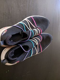 Sketchers tennis shoes size 8 1/2
