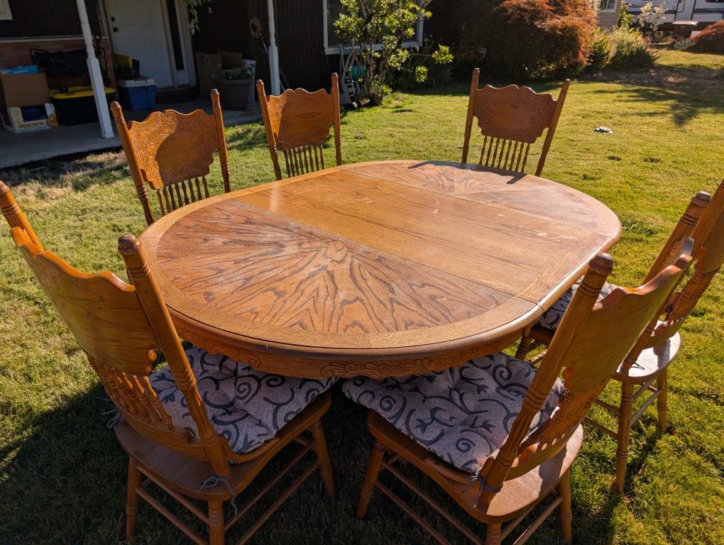 Table and 6 chairs