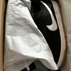 Nike SB Dunk Low Black Gum Size 10 NEW