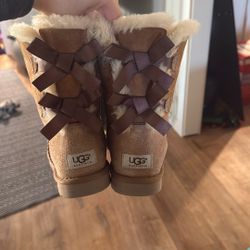 UGG Size 6 Boots 
