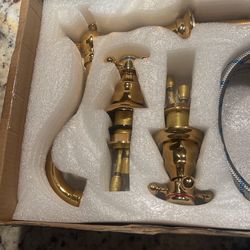 Brand New Bathroom Sink Faucet Full Set
