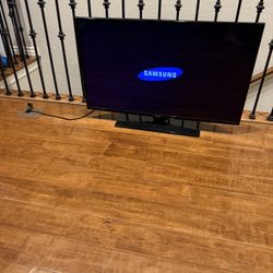 40 INCH SAMSUNG TV