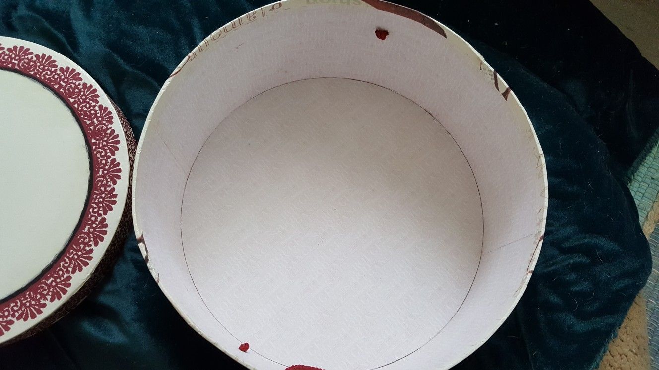 Emily Adams Glamour Salon 15" x 6.5" hat box