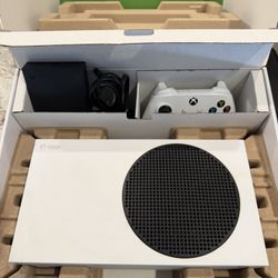 Xbox Series S Bundle