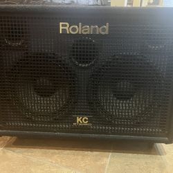 Roland KC880 Keyboard Amp 