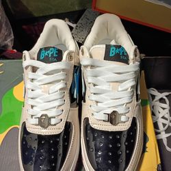 Cream Black.  Sneakers 