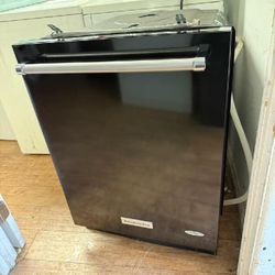 Black Kitchen Aid 24 in Dishwasher and stainless Steel Basket 