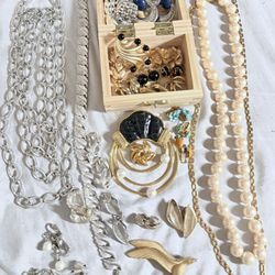 Vintage Jewelry 