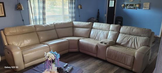 Power recliner couch