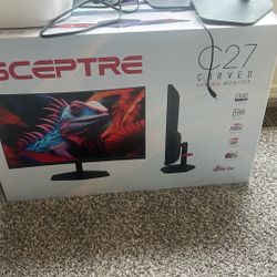 3 Curved 27” Monitors 