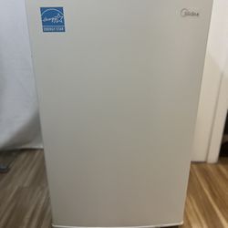 Midea Freezer 3.0 Cu Ft.