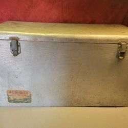 Vintage Pik Nik Aluminum Fishing/hunting Cooler