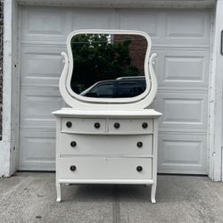  Stunning Antique Refinished Solid Wood Dresser 