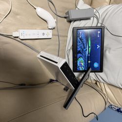 Nintendo Wii , With Controller And All The Cords 