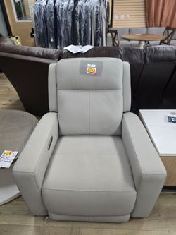 Flexsteel Modern Light Grey Leather Chair