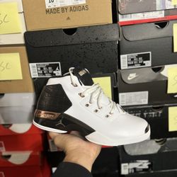 Jordan Copper 17s size 9.5 VNDS