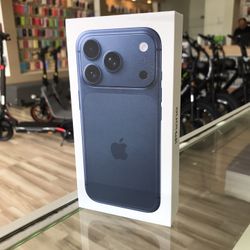 Deep Blue iPhone 17 Pro 256GB 