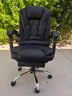 NEW EXECUTIVE LEATHER CHAIR